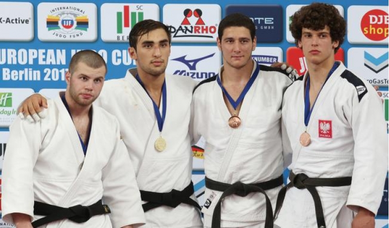 azerbaycan-cudochusundan-qizil-medal