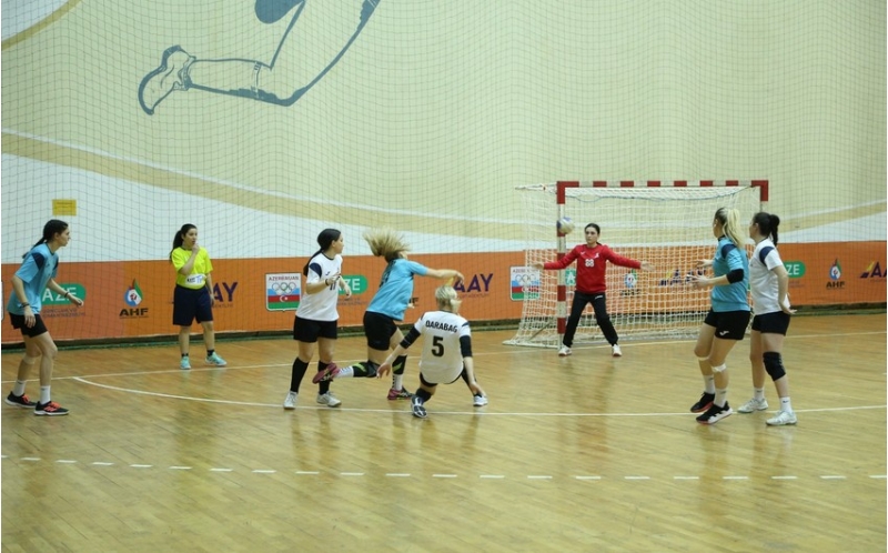 azerbaycan-chempionatinda-vi-tura-start-verilir