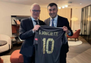 UEFA baş katibinə “Qarabağ”n forması hədiyyə olundu