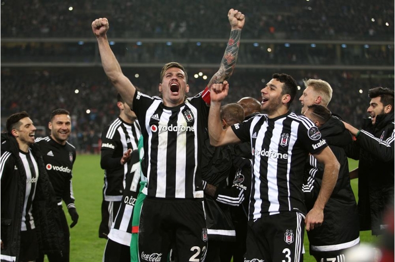 istanbul-derbisinde-qartal-sevindi