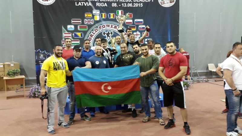 azerbaycan-pauerliftinchilerinin-novbeti-uguru