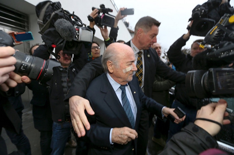 blatter-futbolla-bagli-fealiyyetini-bitirdi