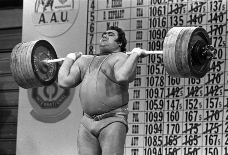 olimpiya-chempionunu-nece-zeherlediler