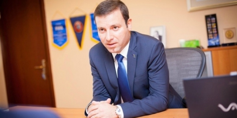 elxan-memmedov-milli-komandada-oynamaq-isteyirse-ona-bu-shansi-vermek-lazimdir