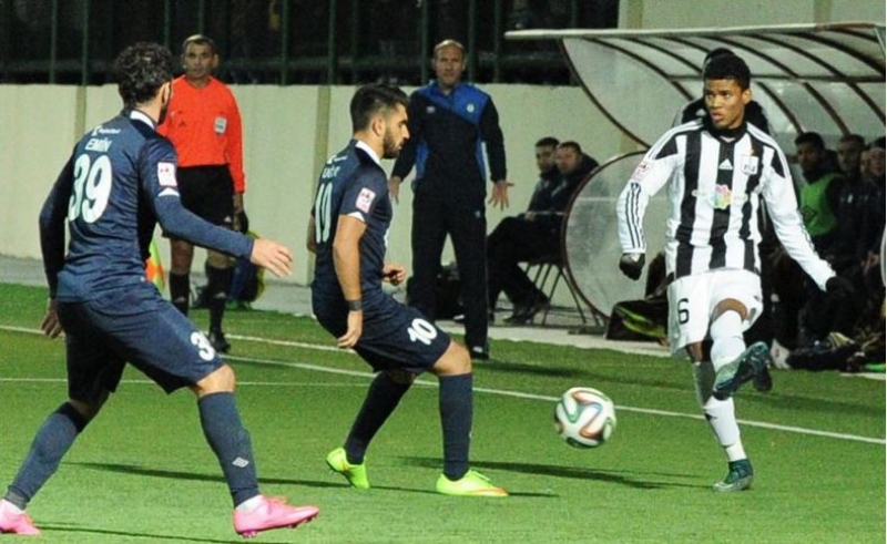 neftchi-sumqayiti-qebul-edir