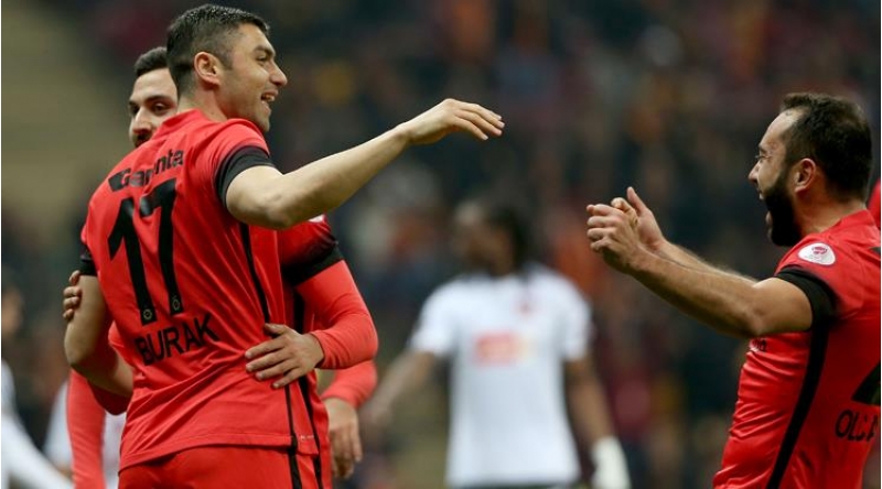 qalatasaray-ve-beshiktash-qalib-geldi