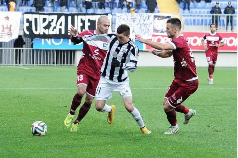 neftchi-futbolchulari-zire-ile-gorush-haqda