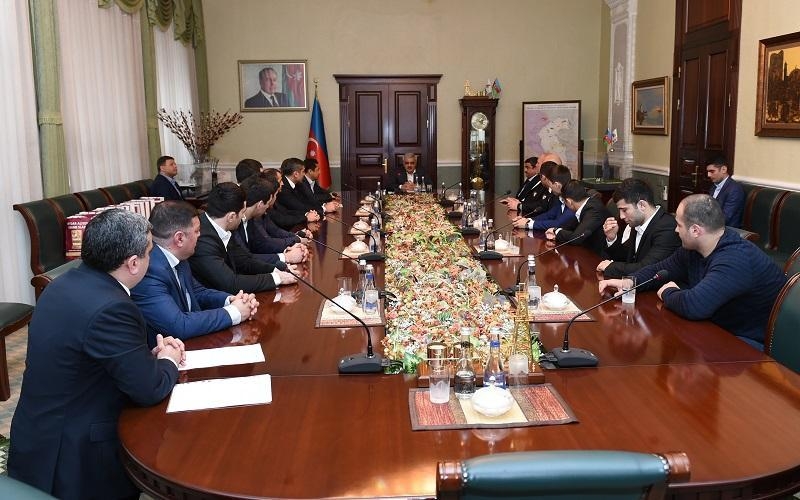 rovneq-abdullayev-cudo-sechmemizle-gorushdu