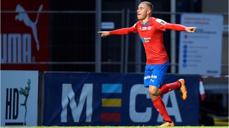 efsanevi-futbolchunun-oglundan-mukemmel-qol