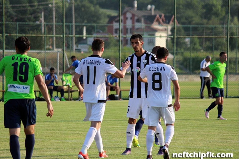 neftchi-toplanishi-mehsuldar-hech-heche-ile-basha-vurdu