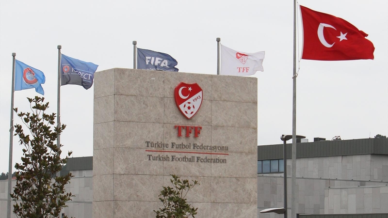 turkiye-futbol-federasiyasinda-kutlevi-istefa
