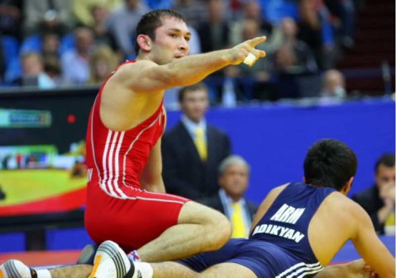 guleshchimizin-olimpiya-medali-elinden-alindi