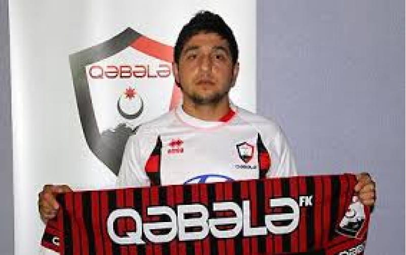 shehriyar-futbola-baxirdi-bir-de-gordum-ki-otaqdan-xirilti-gelir