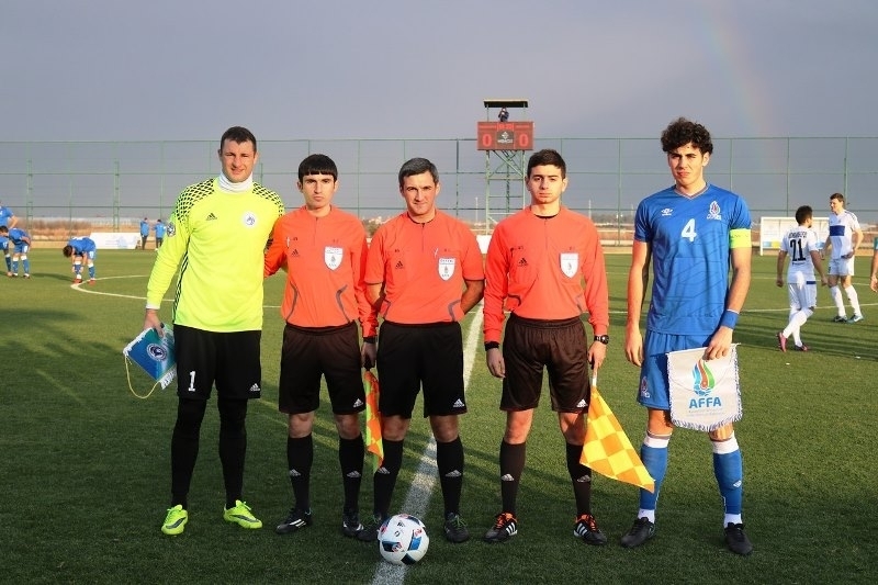 azerbaycan-millisinden-mehsuldar-hech-heche