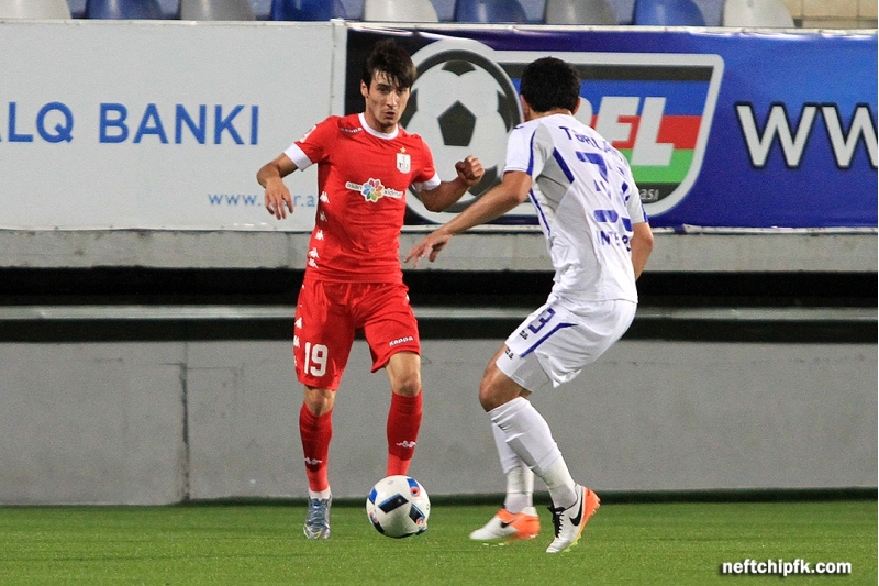 interle-neftchi-meydana-bu-heyetle-chixacaq