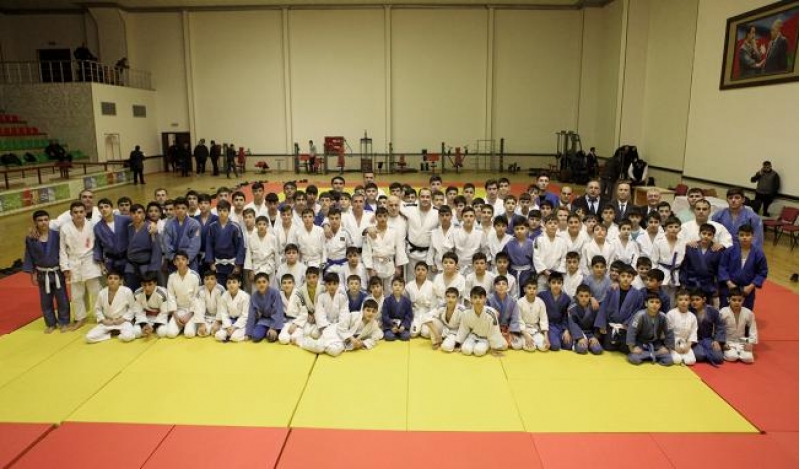 azerbaycan-cudo-federasiyasinin-mutexessisleri-naxchivanda