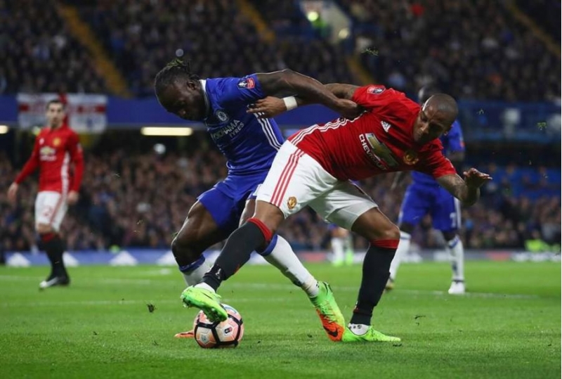 chelsi-manchester-yunaytedi-bir-qolla-usteledi