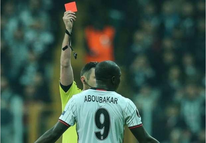 uefa-beshiktashin-futbolchusunu-cezalandirdi