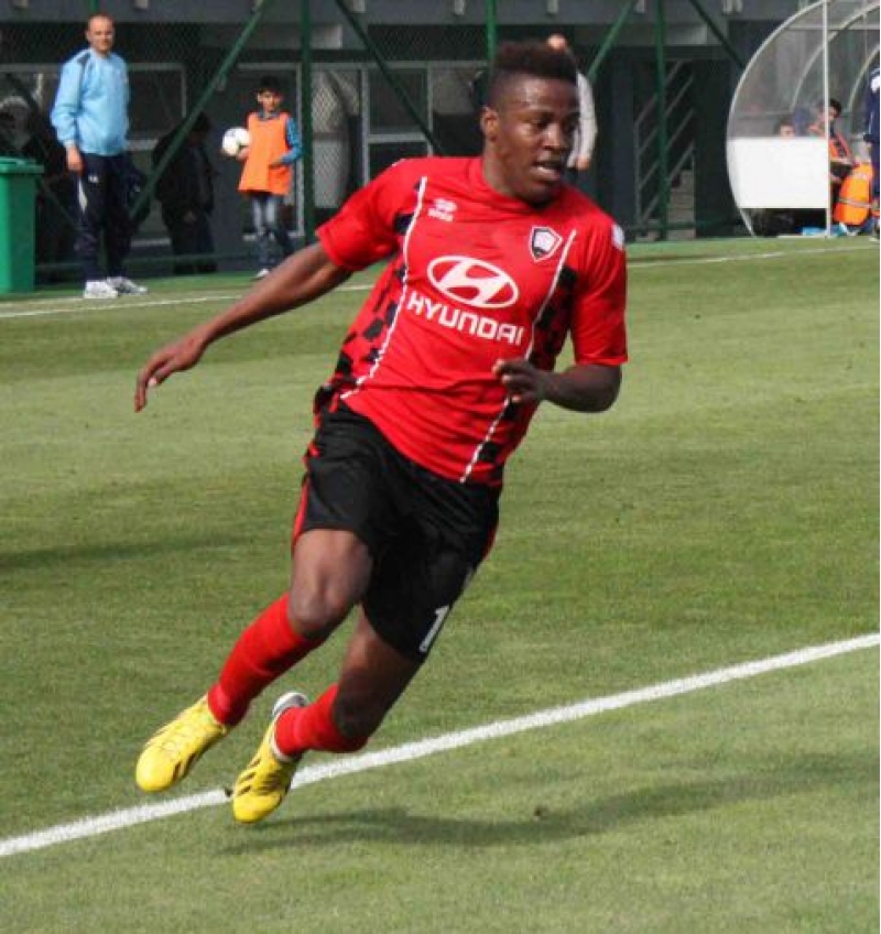 qebelenin-sabiq-forvardi-qarabagda-oynamaq-isteyir