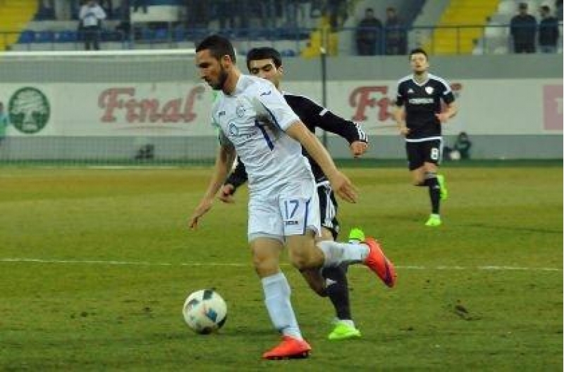 qarabagda-yeni-futbolchu