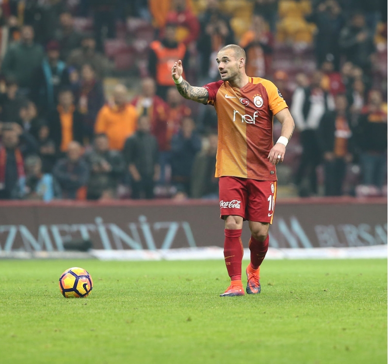 qalatasaray-sneyderle-yollari-ayirdi