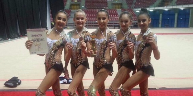 azerbaycan-gimnastlari-bolqaristandan-medalla-qayidir