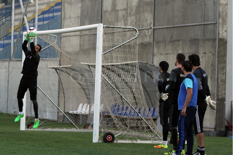 qarabag-onunla-yollari-ayirdi
