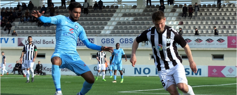 zire-daha-bir-futbolchu-ile-raziliga-geldi