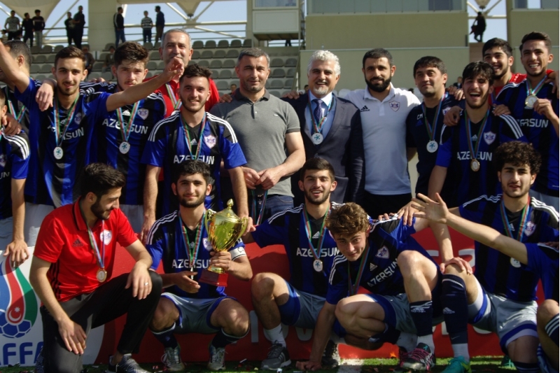qarabag-komandasina-qizil-medallar-teqdim-olundu