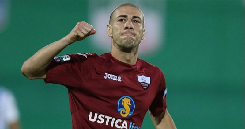 qarabagla-adi-hallanan-italiyali-forvard