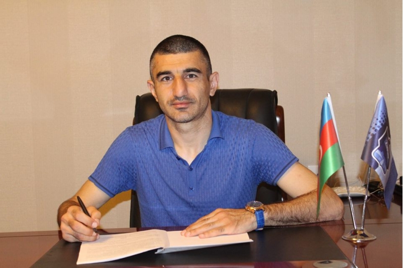 reshad-sadiqov-yeni-klubu-ile-muqavile-bagladi