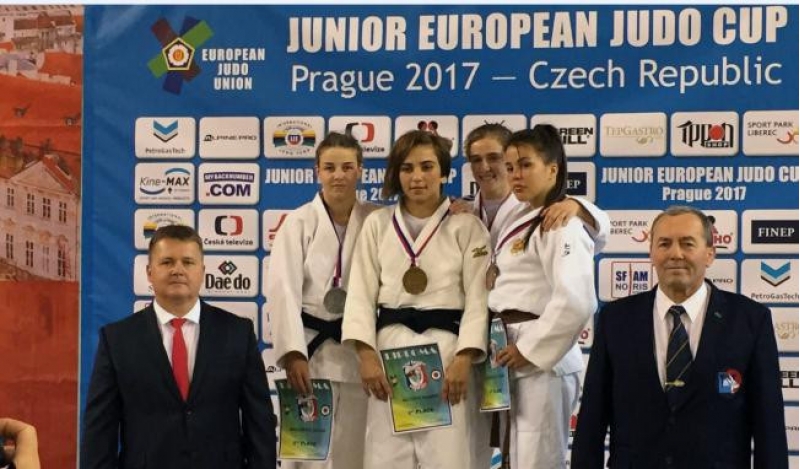 yeniyetme-cudochularimizdan-ugurlu-chixish