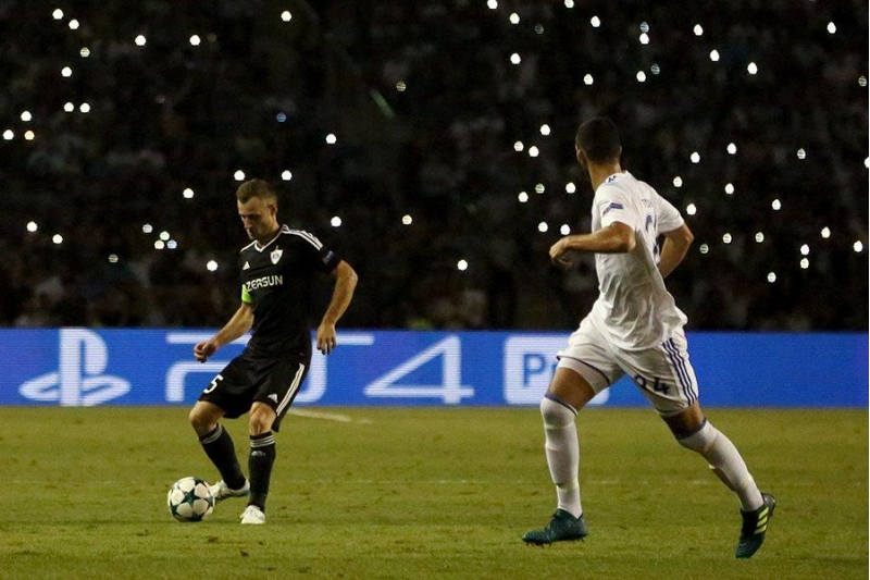 qirmizi-vereqeye-qeder-her-shey-super-idi-maksim-medvedev