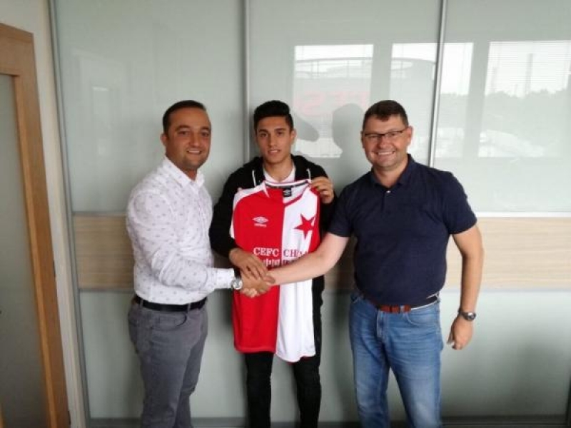 azerbaycanli-futbolchu-chexiya-klubunda