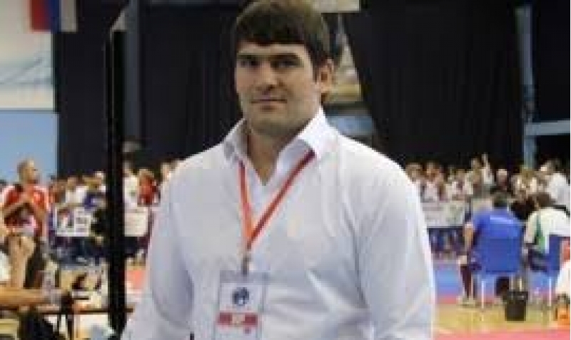 guloglan-cabbarov-iqor-mitreski-neftchiye-qayitmaq-isteyir