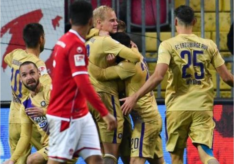 nazarov-oynadi-komandasi-seferde-3-xal-qazandi