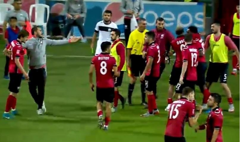 qebelenin-futbochusu-cezasini-aldi