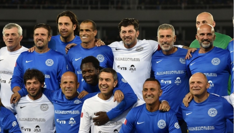 tbiliside-dunya-ulduzlarinin-futbol-shousu