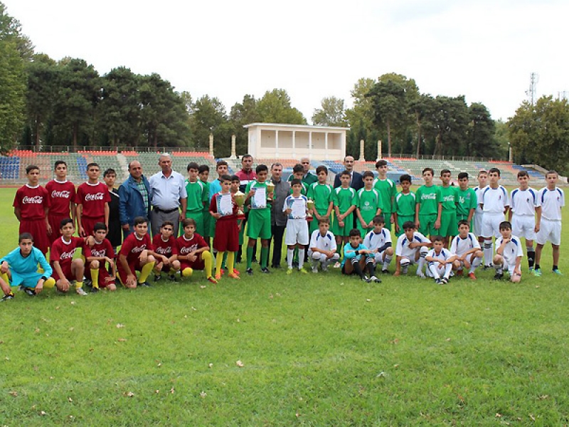 berde-komandasi-turnirin-qalibi-olub