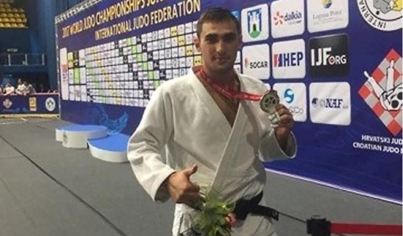 azerbaycan-cudochusu-ermenini-udub-dunya-chempionu-oldu