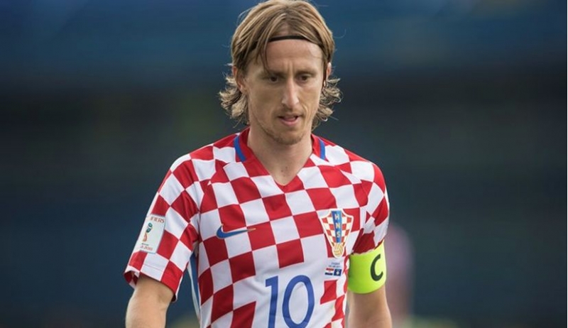 luka-modrich-maraqli-veziyyetde-yaxalanib
