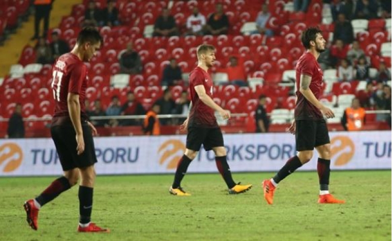 turkiye-albaniyaya-meglub-oldu