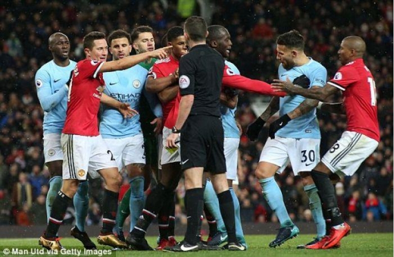 manchester-derbisinden-sonra-mourinyo-qalmaqali-