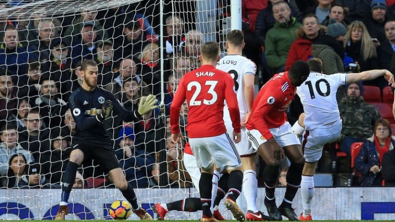 manchester-yunayted-meglubiyyetden-qachdi