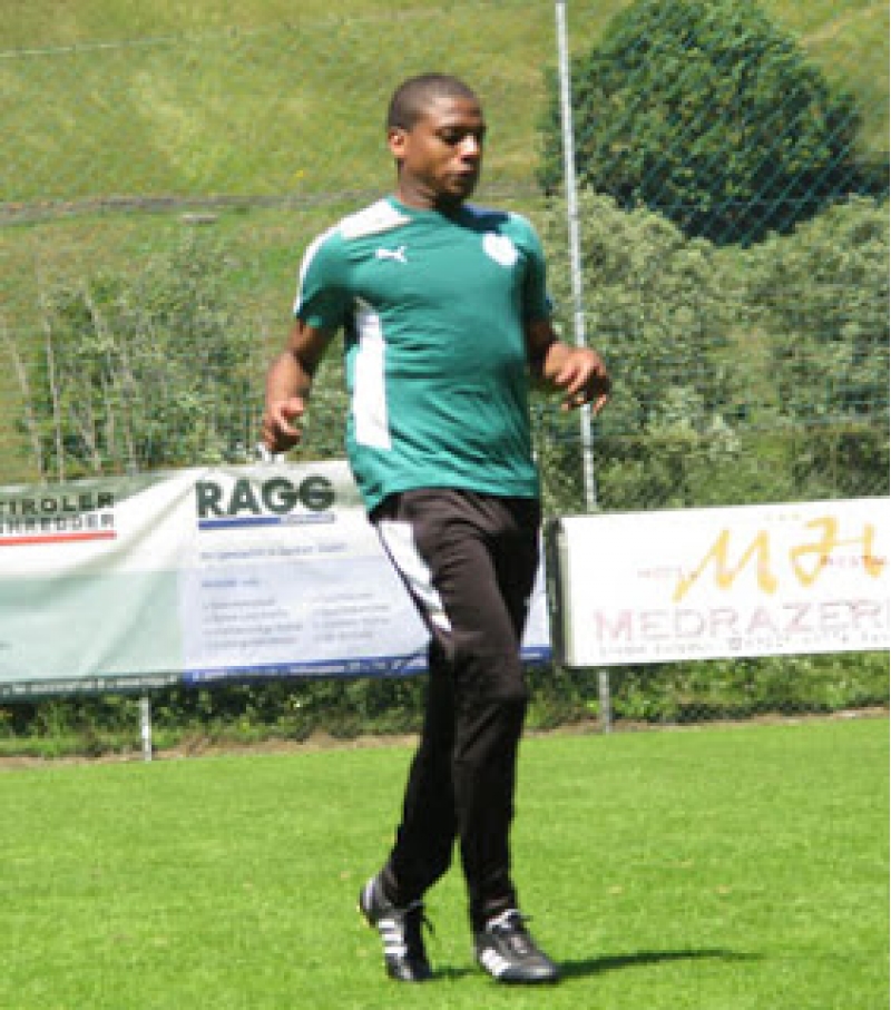 kepez-xezer-lenkeranin-sabiq-futbolchusu-ile-guclenir