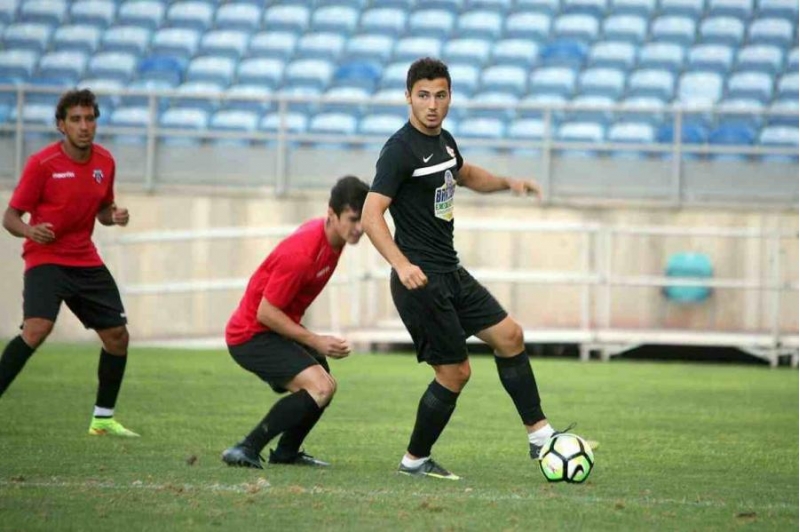 azerbaycanli-futbolchu-portuqaliyada-novbeti-qolunu-vurdu