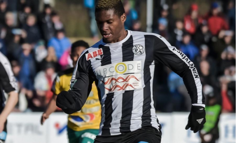 keshle-yamaykali-futbolchu-transfer-etdi