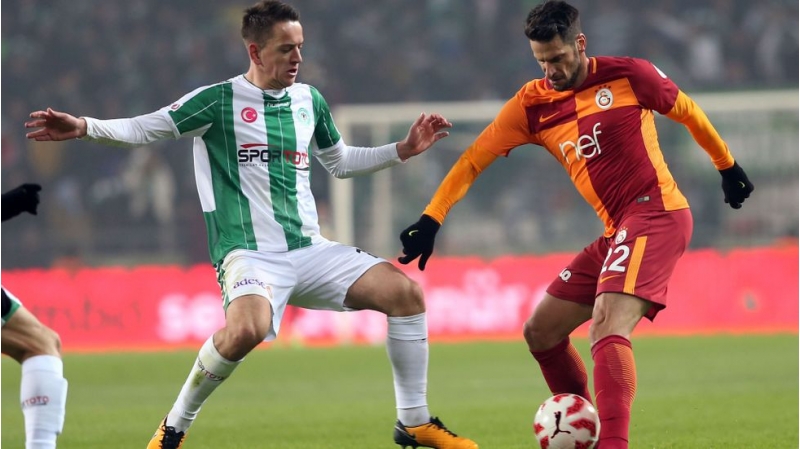 qalatasaray-qelebeni-elden-verdi