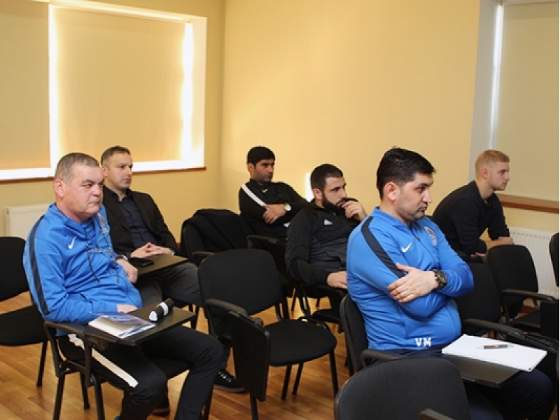 reshad-sadiqov-isvechreli-mutexessisin-kursunda