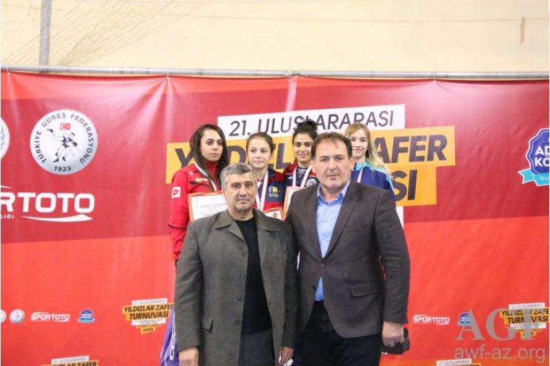 zefer-kuboku-son-gun-2-qizil-2-gumush-ve-4-burunc-medal